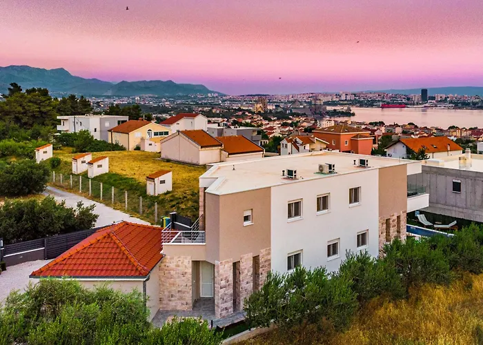 Villa Olea-With Pool, Sea View, Near Split Airport