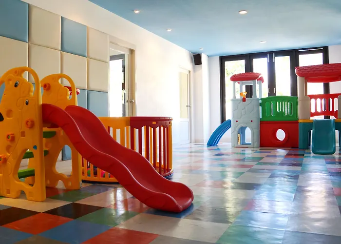 Apsara Beachfront Resort & Villa