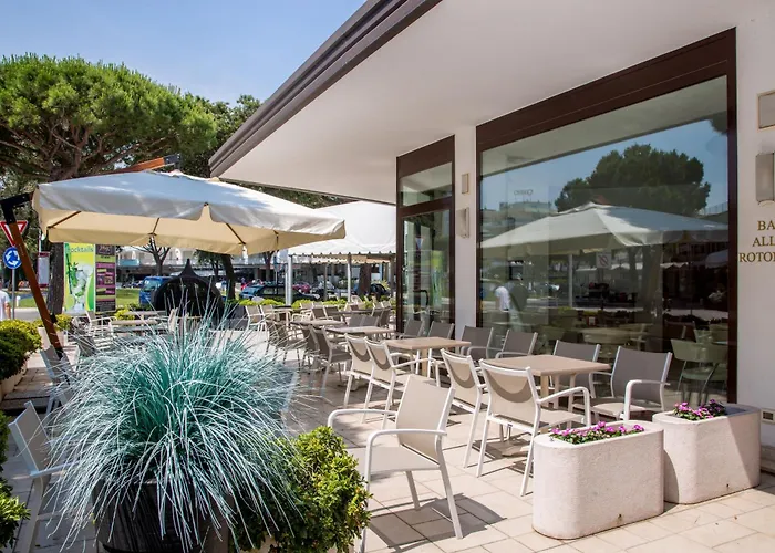 Hotel sulla spiaggia: Hotel Alla Rotonda