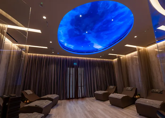 Resort: Adams Beach Hotel & Spa (Adults Only)