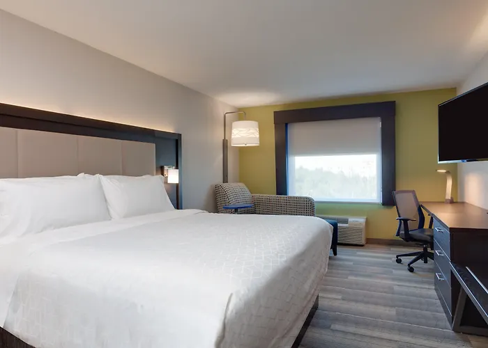Resort: Holiday Inn Express Hotel & Suites Fort Lauderdale Airport/Cruise Port By Ihg