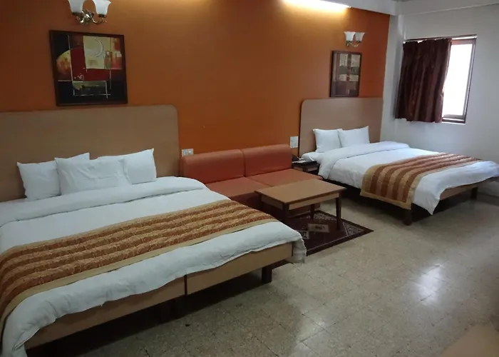 3 star hotel: Chateau Windsor Hotel - Marine Drive