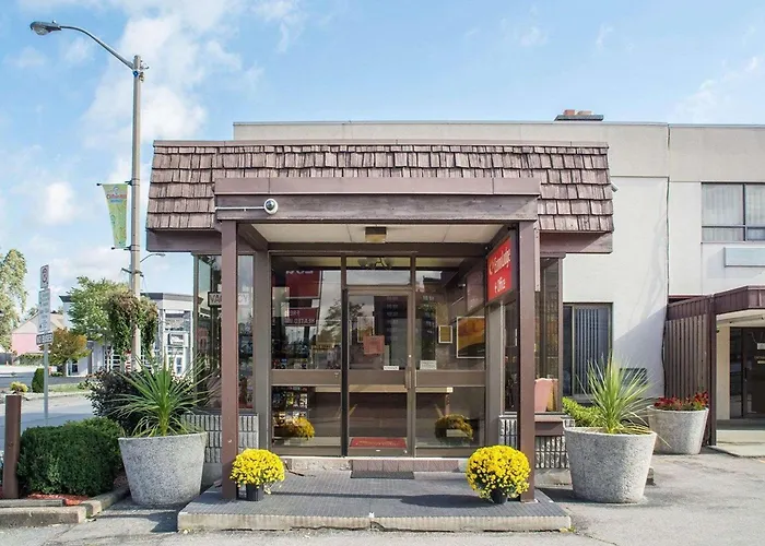 Econo By The Falls