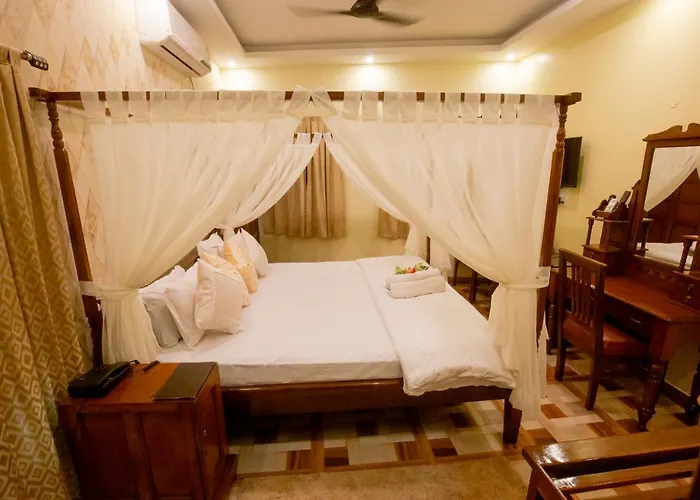 Сity center hotels Cecil