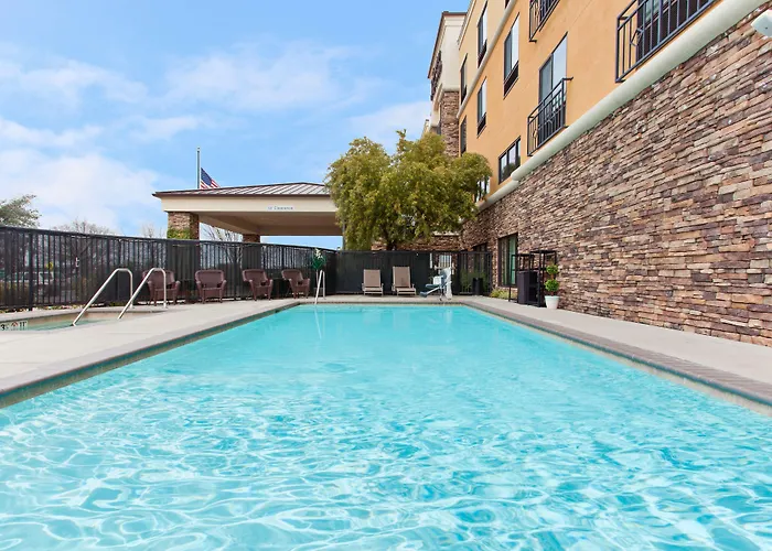 Hampton Inn & Suites Roseville