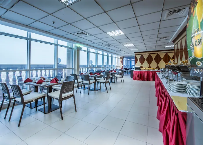 Central hotel: Emirates Grand Hotel