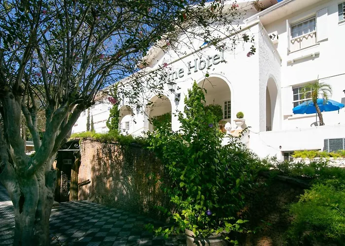 Avenida Charme Hotel