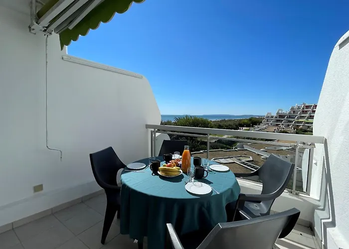 Holiday Home Arena.3