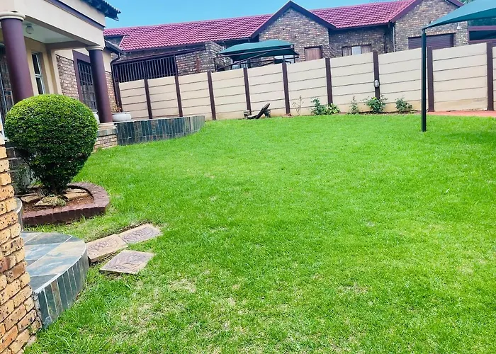 Pet Friendly hotel: Bloom Guest House