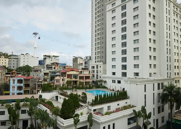 Van Nam Hotel