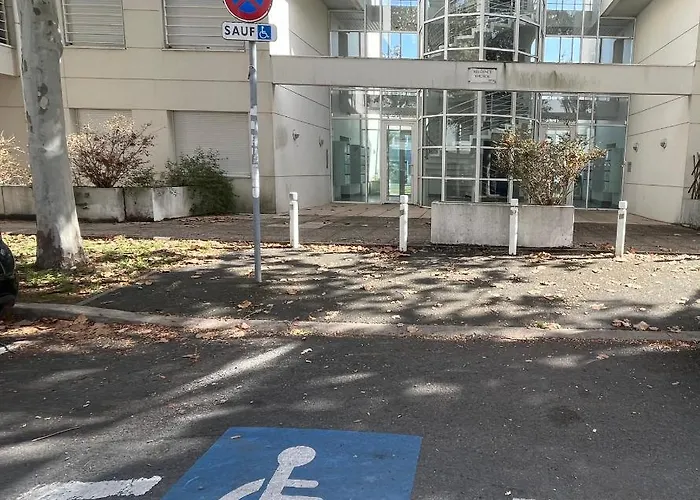 Au Coeur Du Centre Ville De La Rochelle Au Calme Avec Stationnement Gratuit