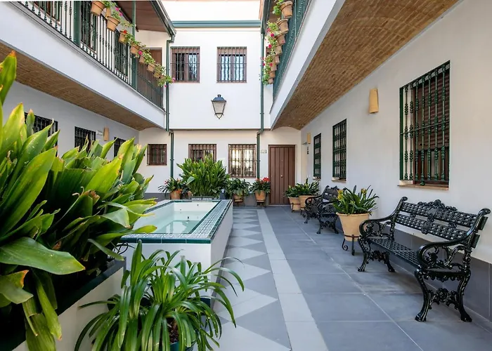 Triana Boutique Apartments By Hommyhome