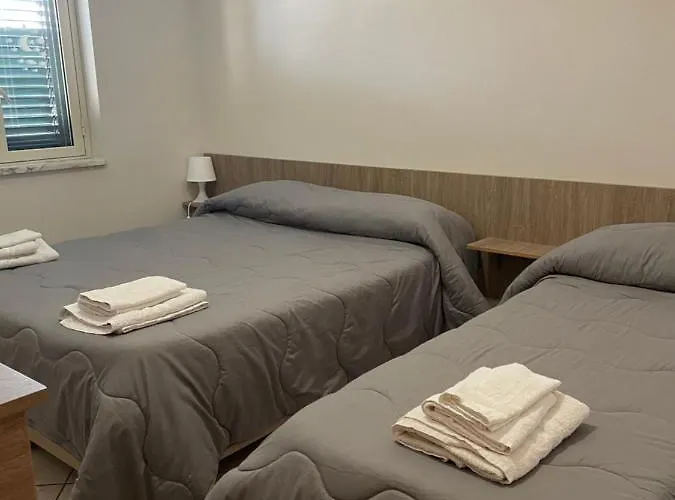 Airport Tourist'S House