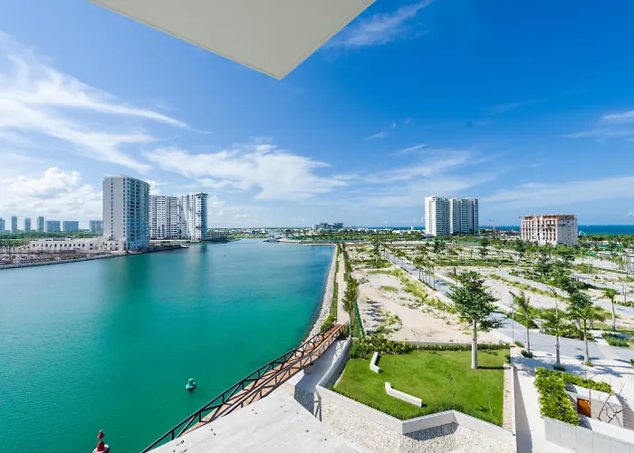5 star hotels Renaissance Cancun Resort & Marina