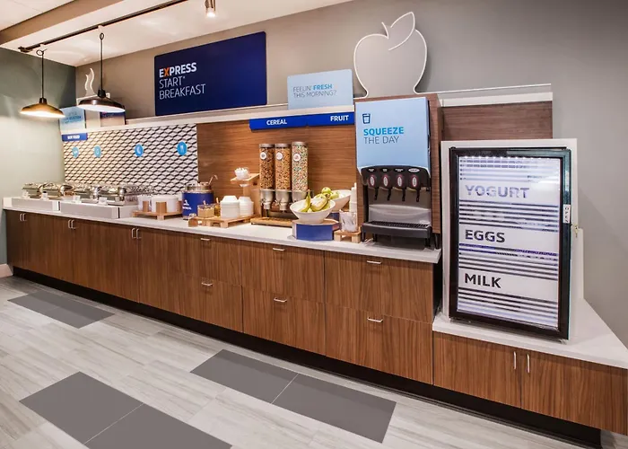 Holiday Inn Express Hotel & Suites Longmont By Ihg