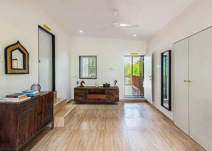 Lodging Saffronstays Vyom Farms - 2Br Pool With Orchards, Bathtub, Lawns & Mountain Sunrise Views, Elder-Friendly Stay