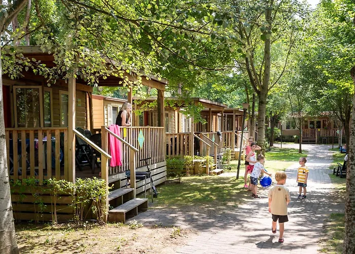 Hu Altomincio Village