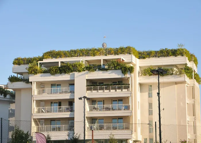 Marina Verde Resort Official