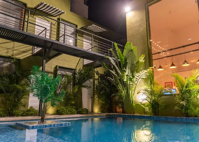 Oasis Tropical Hotel