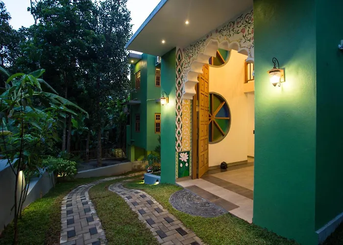 Barefoot Bungalow Hikka