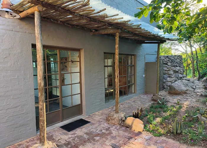 Eloff Guest House And Gallery