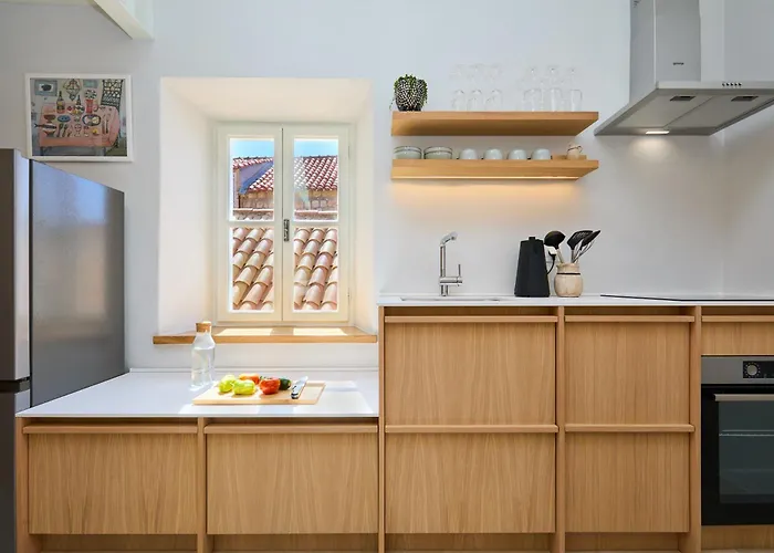 Modern Stone House, Luxury Suites In Old Town
