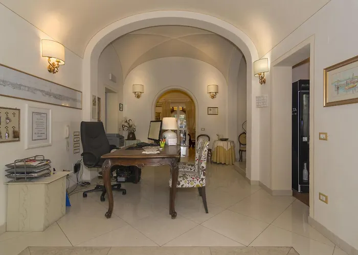 Hotel: Il Mattino Ha L'Oro In Bocca