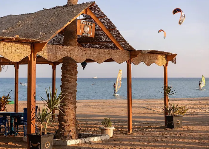 Palm Royale -