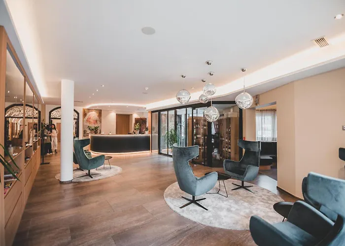 Hotel con piscina: Hotel Wessobrunn