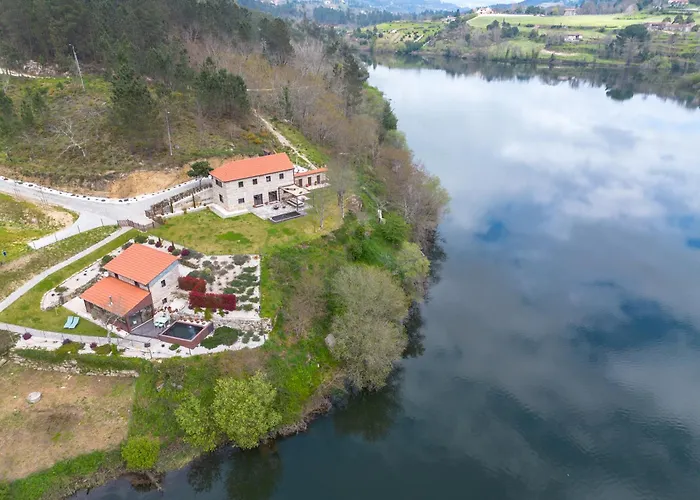 Alojamentos: Quinta Da Azenha