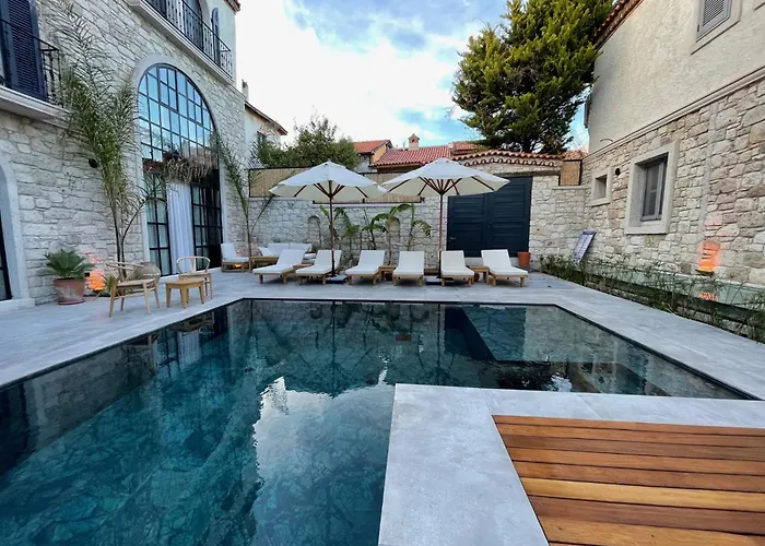Rhea Alacati Boutique Hotel