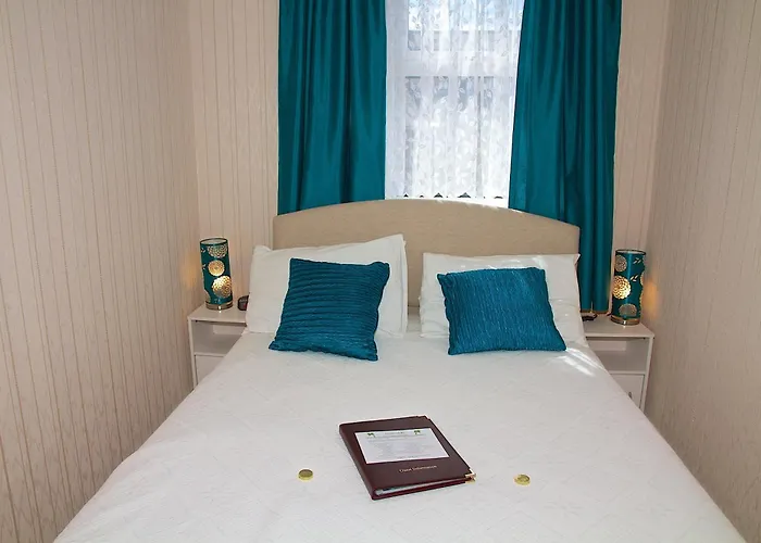 Hotels With Four Stars Palm Court