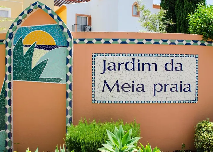 Jardim Da Meia Praia Resort