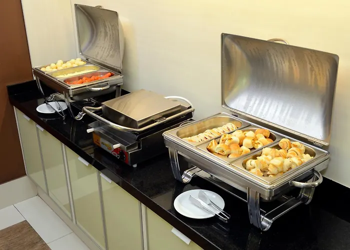 Hotel com piscina: Hotel Kk