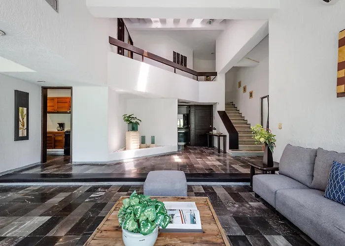 Casa vacanze: Large House - Walking To Beach - 10 Guests!