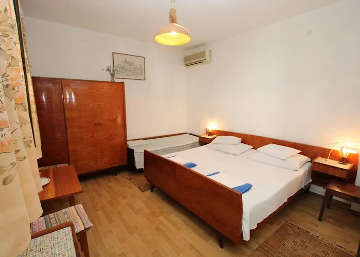 Rooms & Apartments At Grandma Maria'S Place