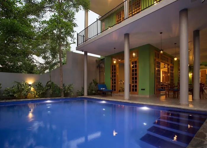 Barefoot Bungalow Hikka