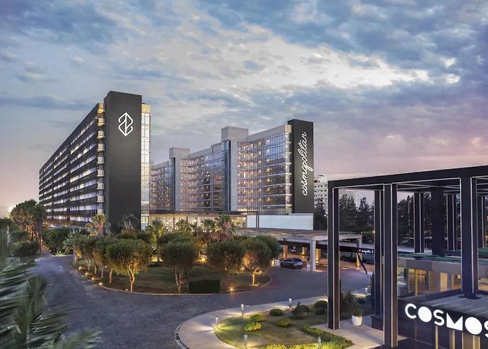 Nirvana Cosmopolitan Hotel - Convention & Sports Center