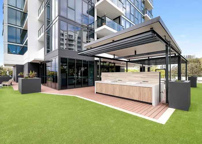 Cheap hotel: Sandbar Burleigh - Official