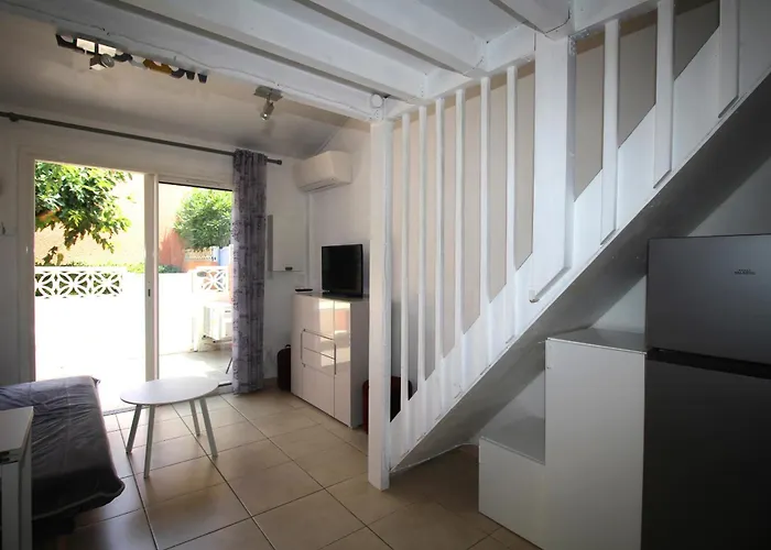 CORAUX - Maisonnette 4 pers avec piscine et parking