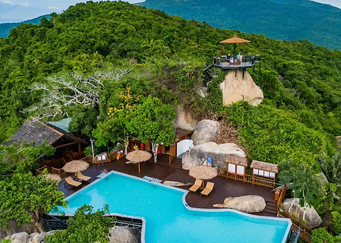 Yalong Bay Earthly Paradise Birds Nest Resort （Mountain Villas)