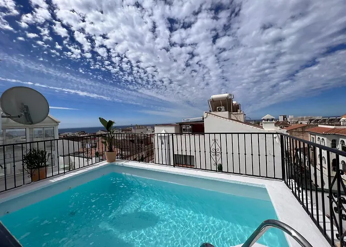 Naim Guest House Nerja