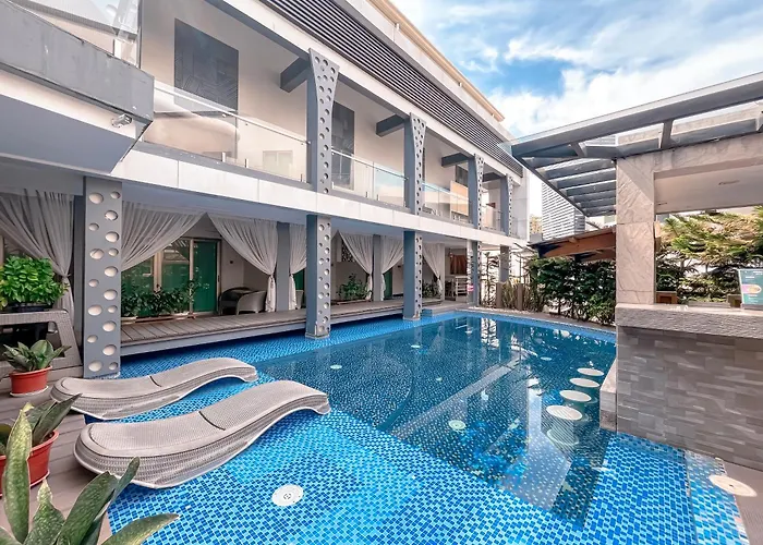 Eloisa Royal Suites