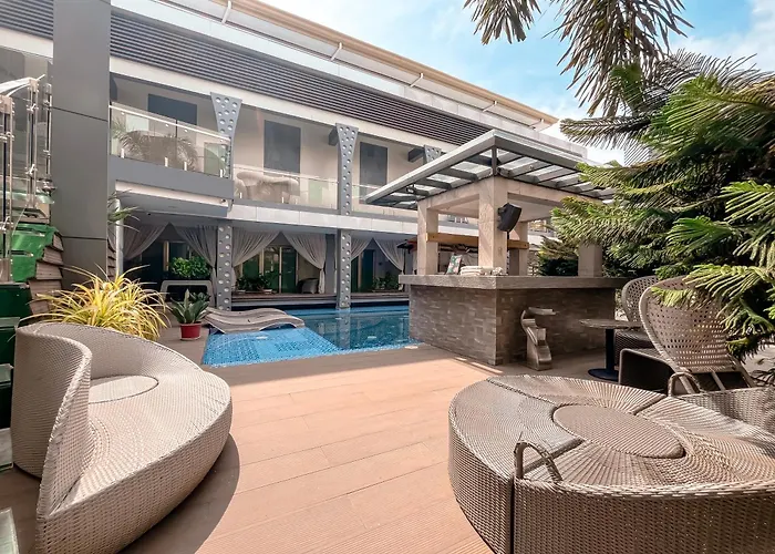 Eloisa Royal Suites