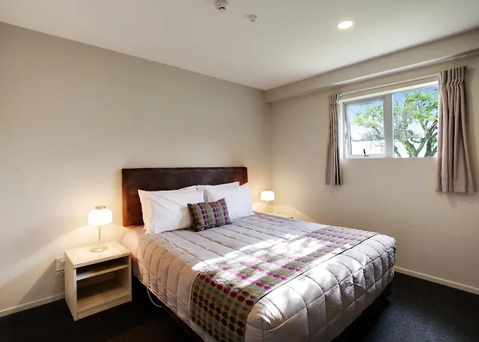 Ellerslie Palms Motel