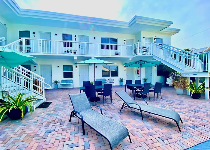 Southwinds Inn By The Gold Nests