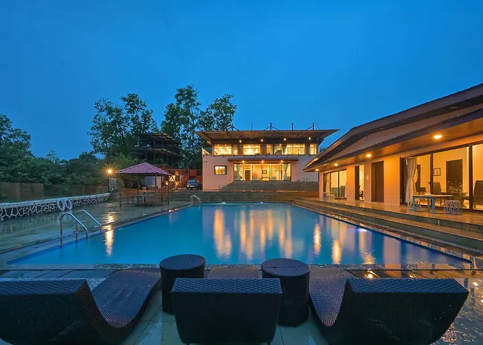 Stayvista'S Lake Mansion - Lakeside Villa With Mountain View, Large Pool & Sprawling Lawn