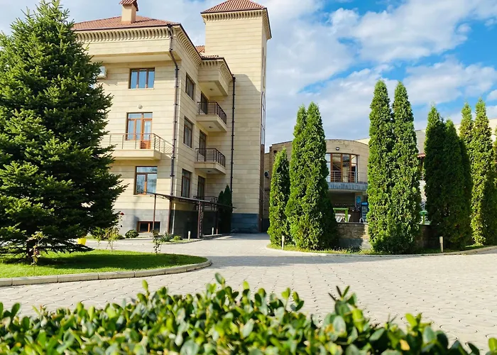 Grand Hills