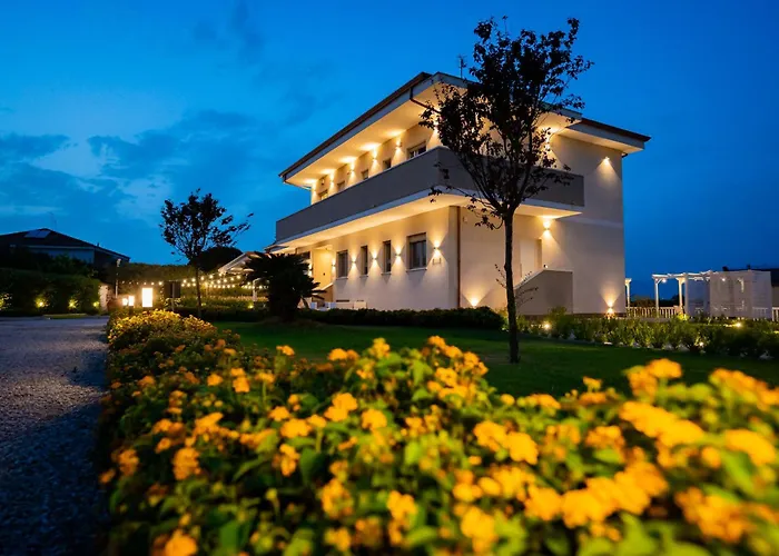 Hotel 4 stelle: Villa Zefiro - Suites & Events