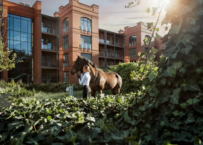 City Park Hotel & Residence